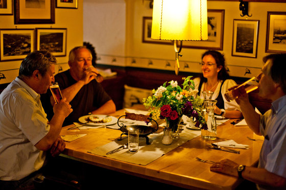 Gemeinsames Essen im Murauer Gasthof Hotel Lercher