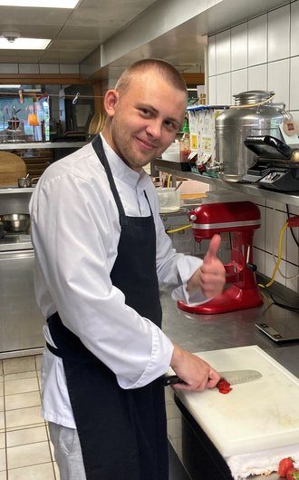 Sascha in der Küche des Murauer Gasthof Hotel Lercher