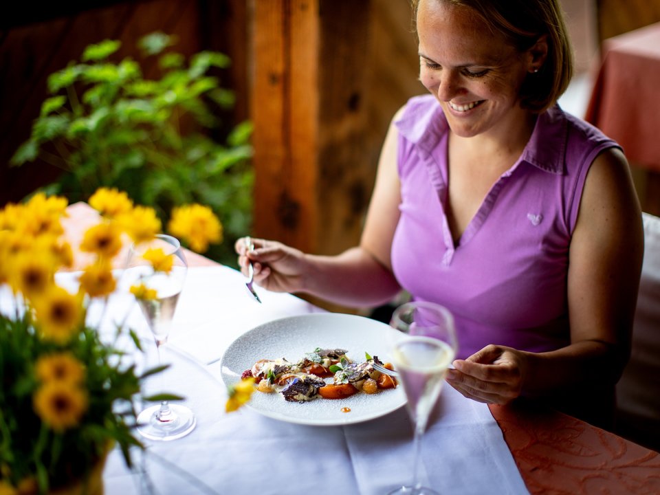Süßer Abschluss auf der Terrasse in Lercher's Wirtshaus (c) TVB Murau - Tom Lamm Süßer Abschluss auf der Terrasse in Lercher's Wirtshaus (c) TVB Murau - Tom Lamm