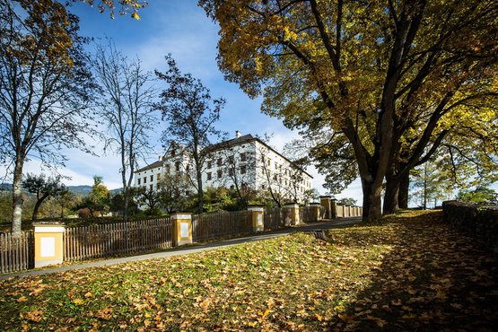 Schloss Murau im Herbst (c) TVB Murau