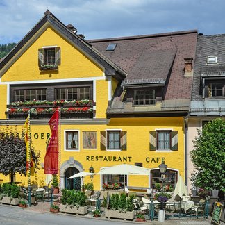 Der Murauer Gasthof Hotel Lercher im Sommer Der Murauer Gasthof Hotel Lercher im Sommer