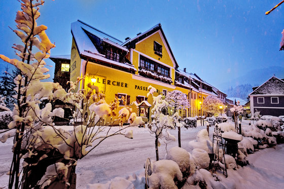 Hausfoto im Winter vom Murauer Gasthof Hotel Lercher